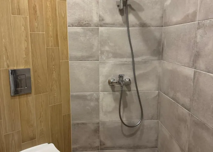 By The River 普罗夫迪夫