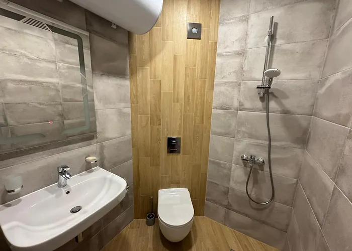 By The River 公寓 *