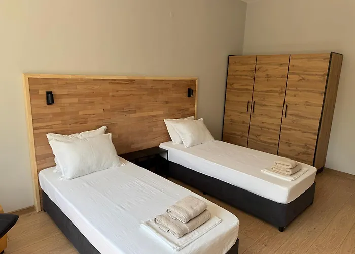 By The River 普罗夫迪夫